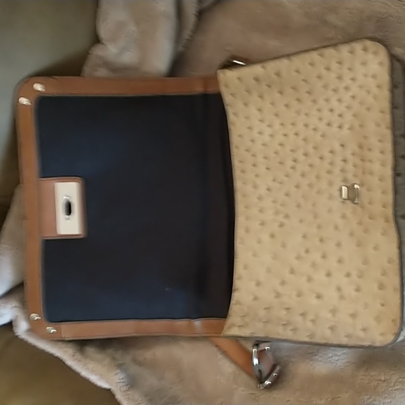 Merona Crossbody Bag - Picture 6 of 9